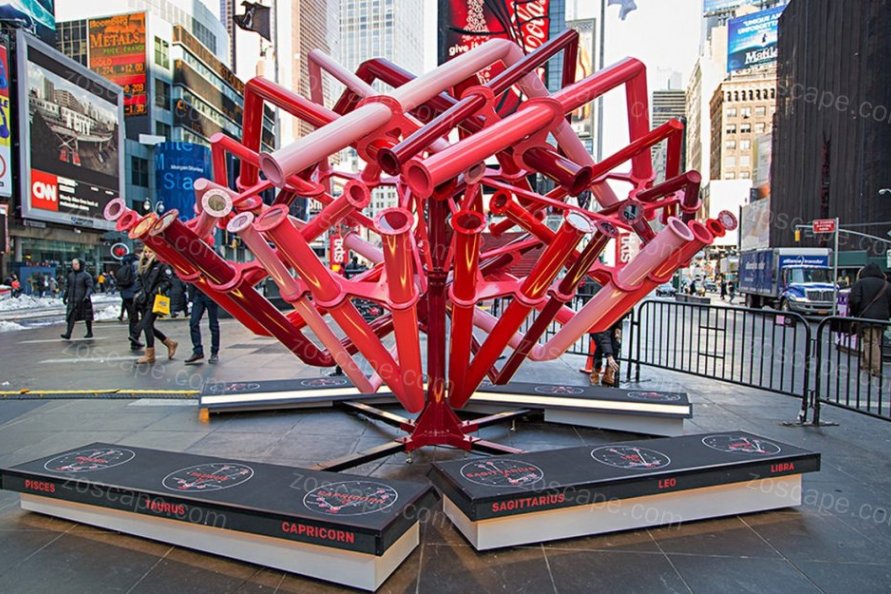 紐約時代廣場心形雕塑.jpg